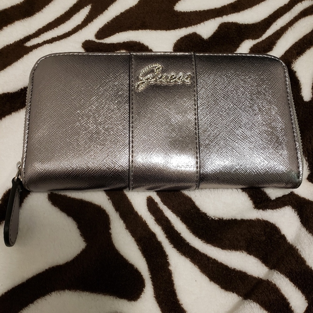 Guess Zip around wallet